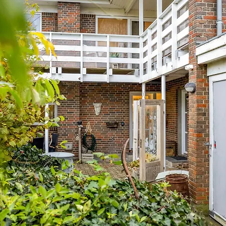 ベッド・アンド・ブレックファスト Tina Risager *